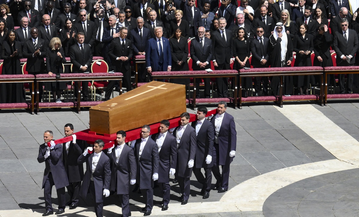 Leader e politici al funerale di papa Francesco (foto Ansa)